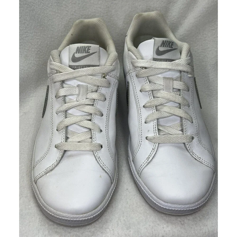 Nike Court Royale Women's Size 8 White/Metallic Silver‎ Sneakers 749867-100